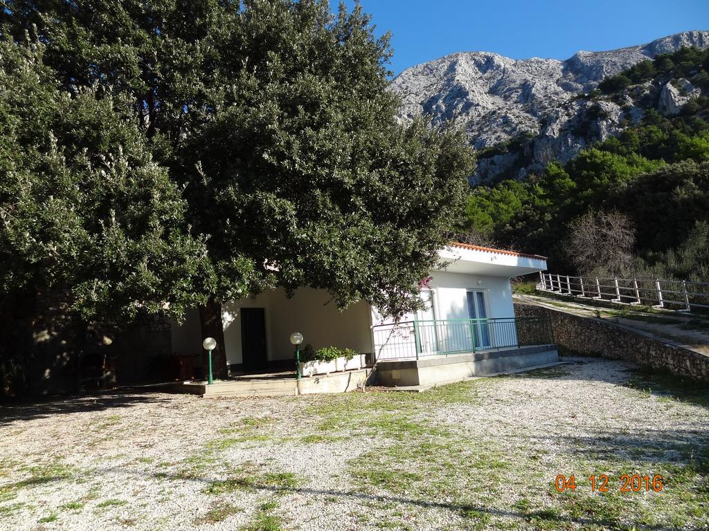 Holiday House Zorra Zivogosce Exterior photo